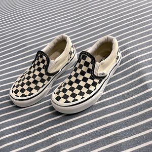 Kids Old school vans black and white checkerboard